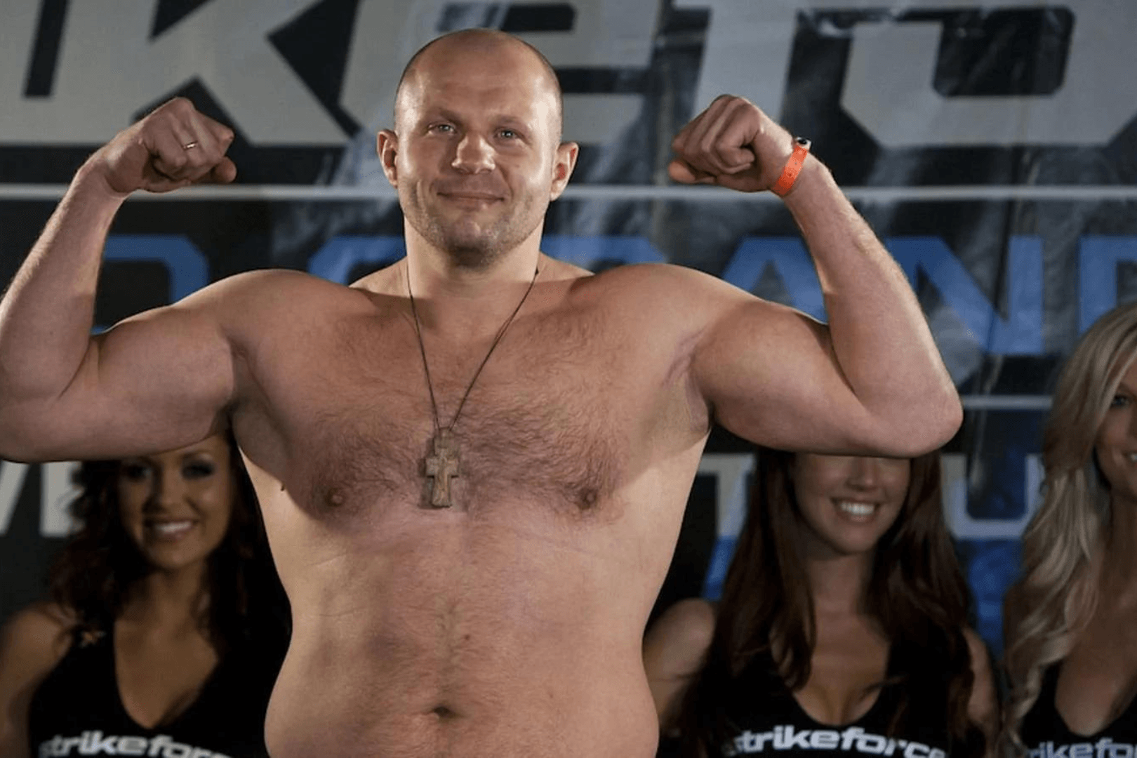 The Top 10 Greatest UFC Heavyweights Of All-Time | Fan Arch