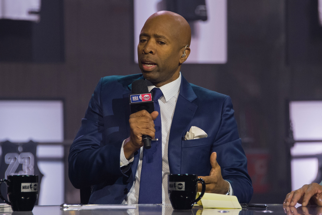 How much does Kenny Smith make on TNT?