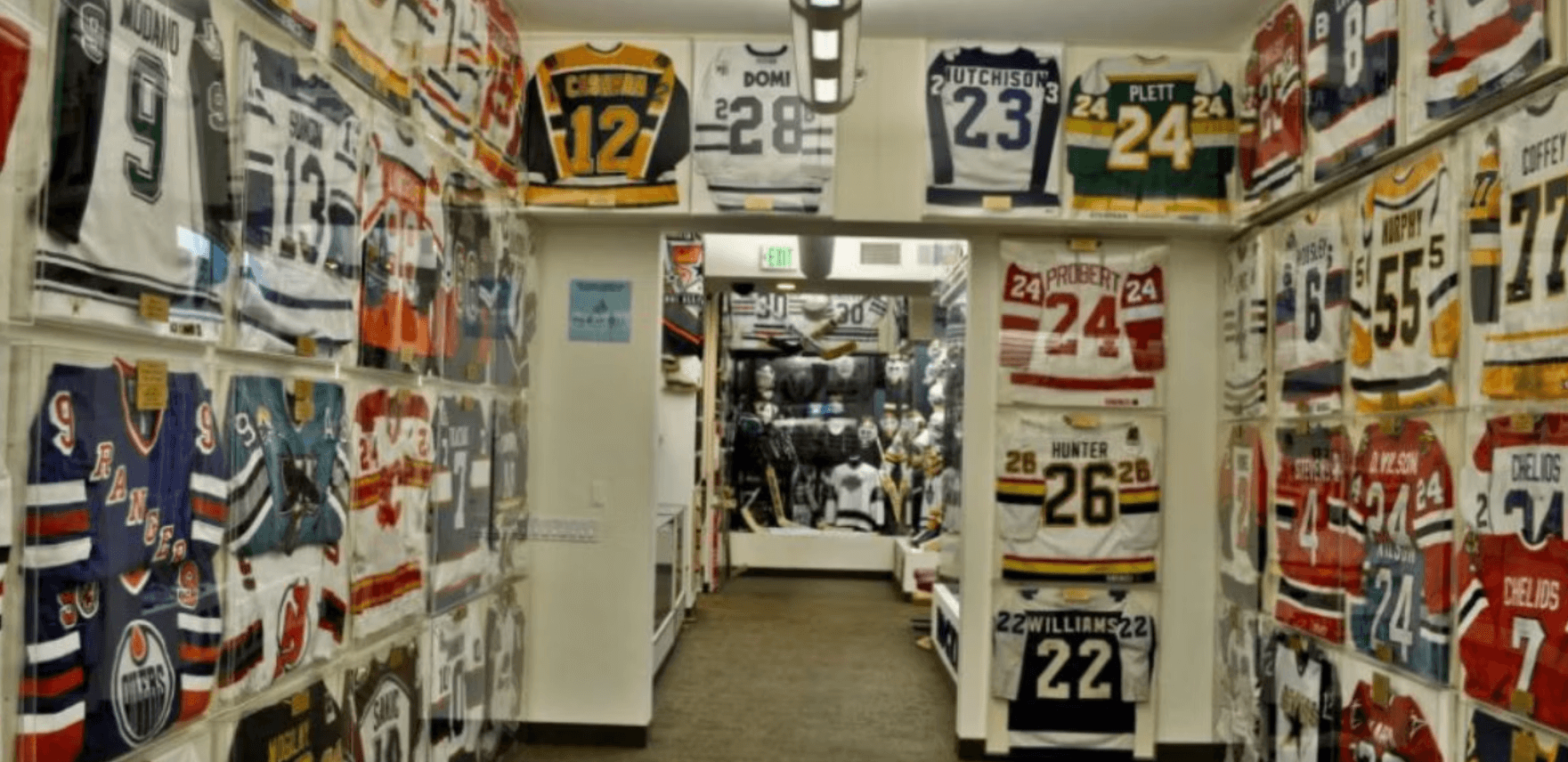 Sports Memorabilia Store  Buy Sports Collectibles Online