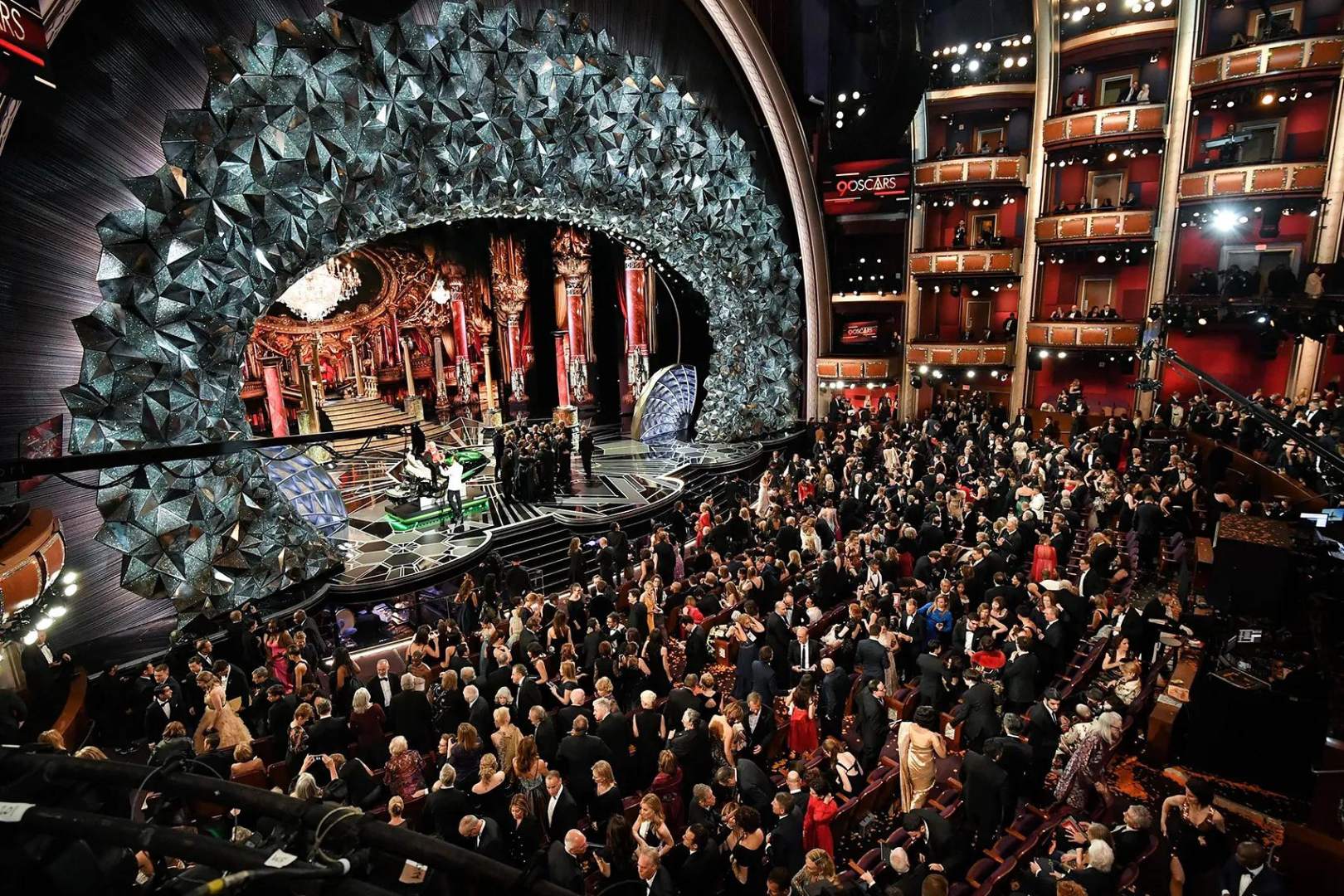 Do people still watch the Oscars in 2024? Fan Arch
