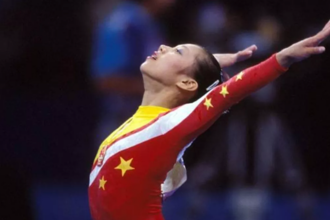 The Story of Chinese Gymnast Dong Fangxiao: Lying About Her Age at the Olympics - Fan Arch