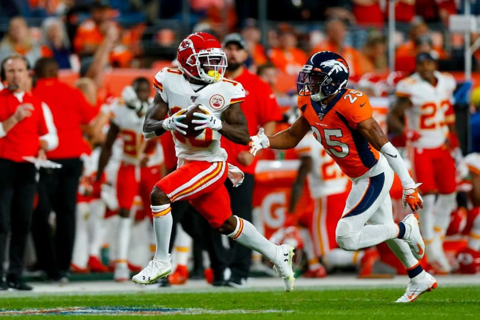 How Fast is Tyreek Hill's 40-Yard Dash Time? | Fan Arch