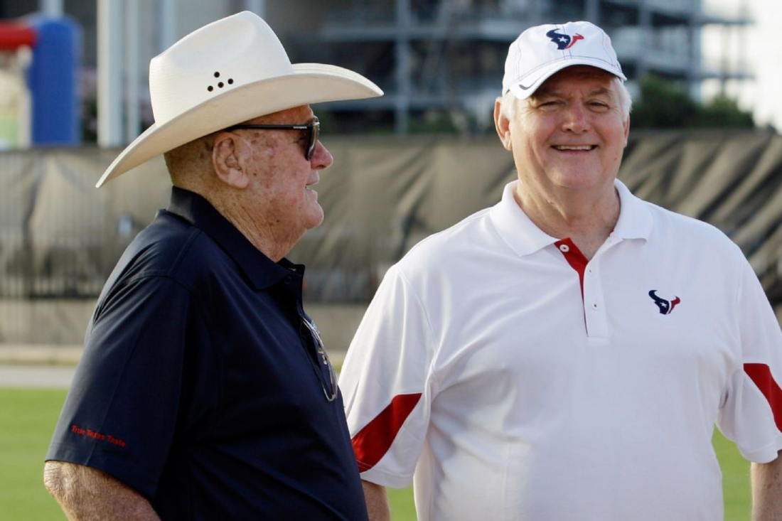Are Wade and Bum Phillips Related?