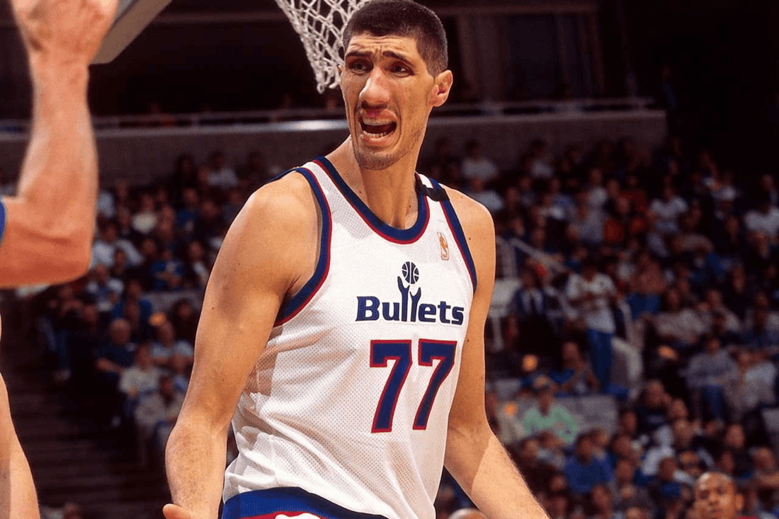 The Top 10 Tallest Basketball Players of All-Time - Fan Arch