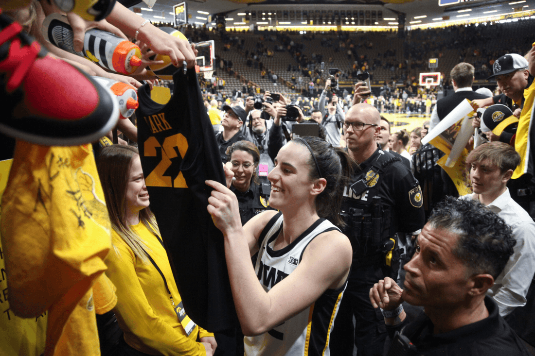 How to Get Autographs at a Basketball Game in 2024: A Step by Step Guide - Fan Arch