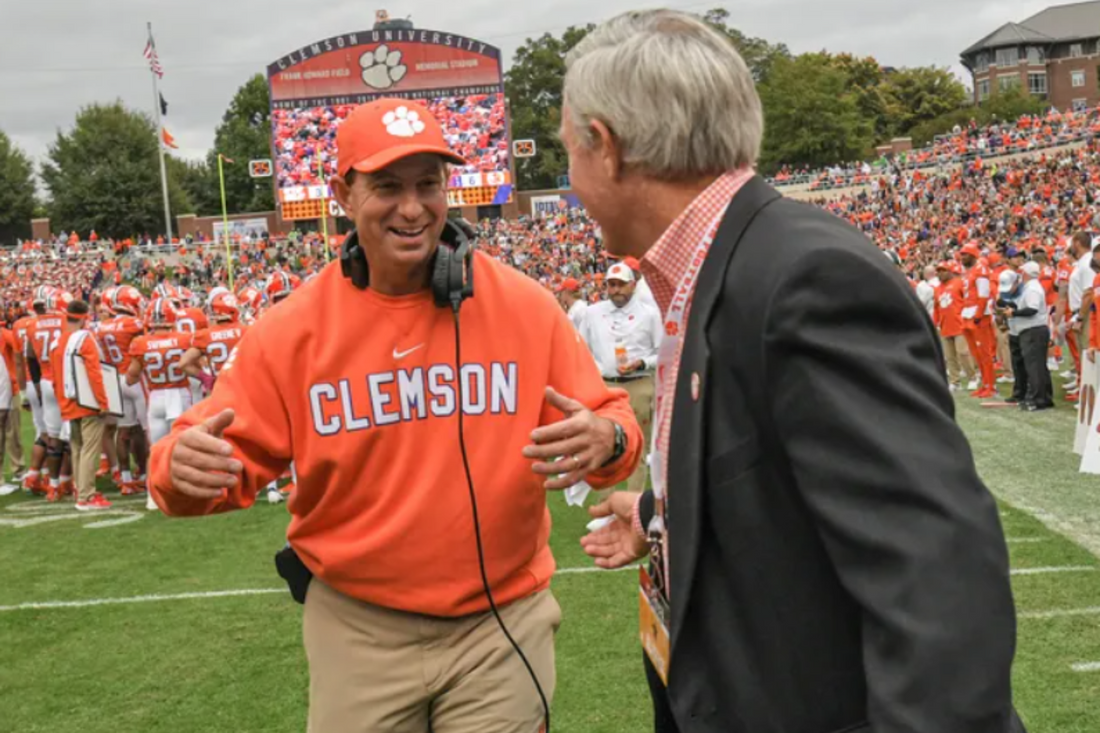 Why did Tommy Bowden retire?