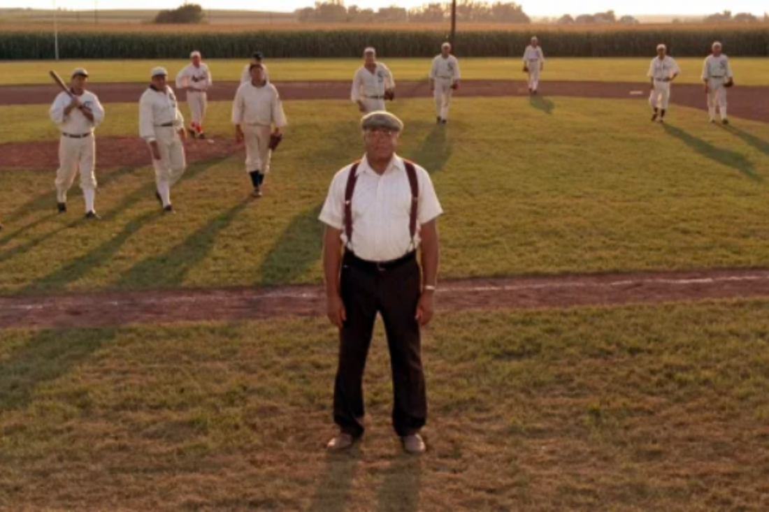 What does the voice say in Field of Dreams?