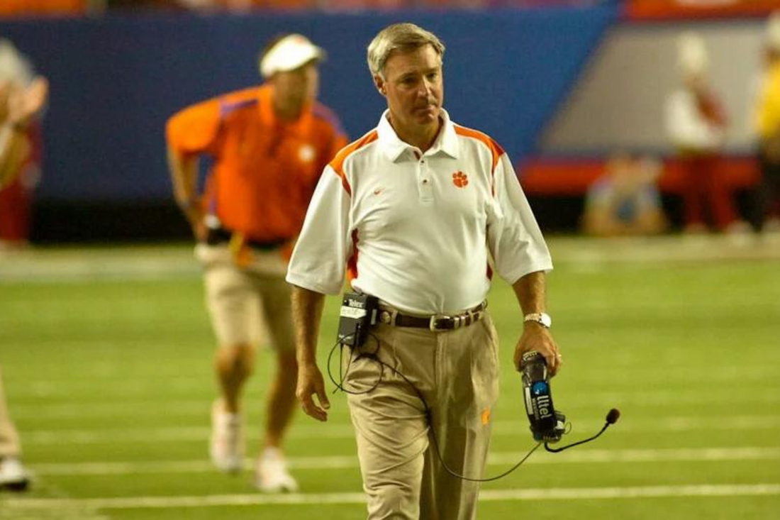 Why did Tommy Bowden retire?