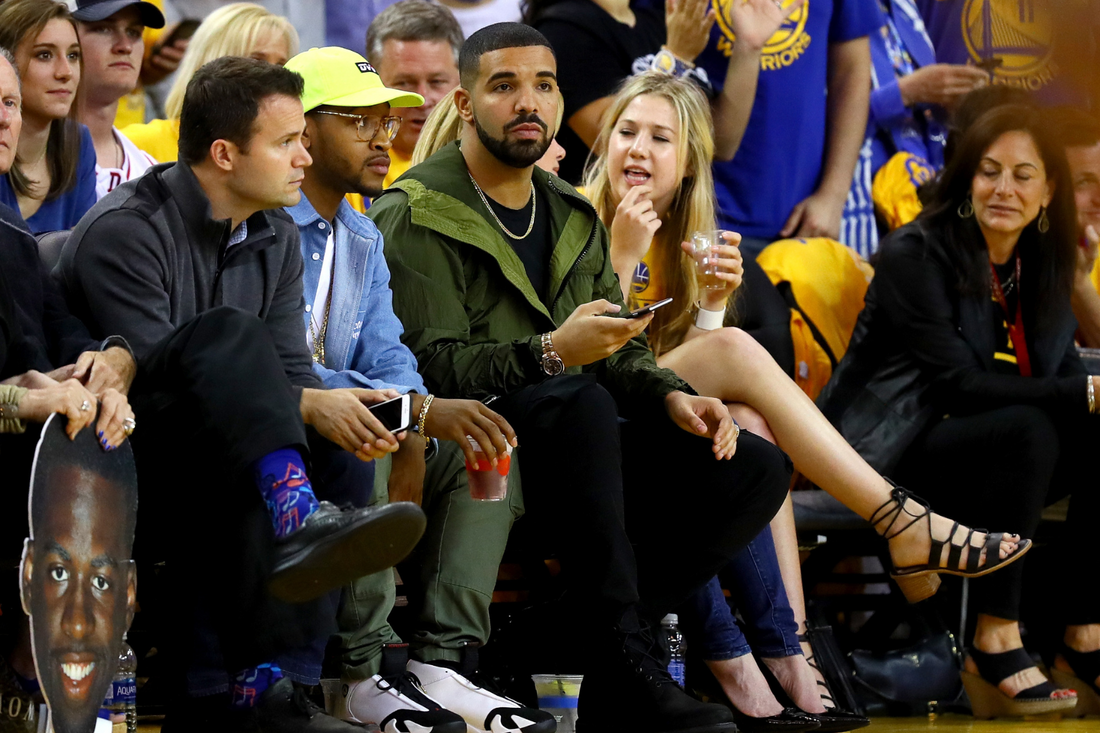 How much does it cost to sit courtside at a Warriors game in 2024?