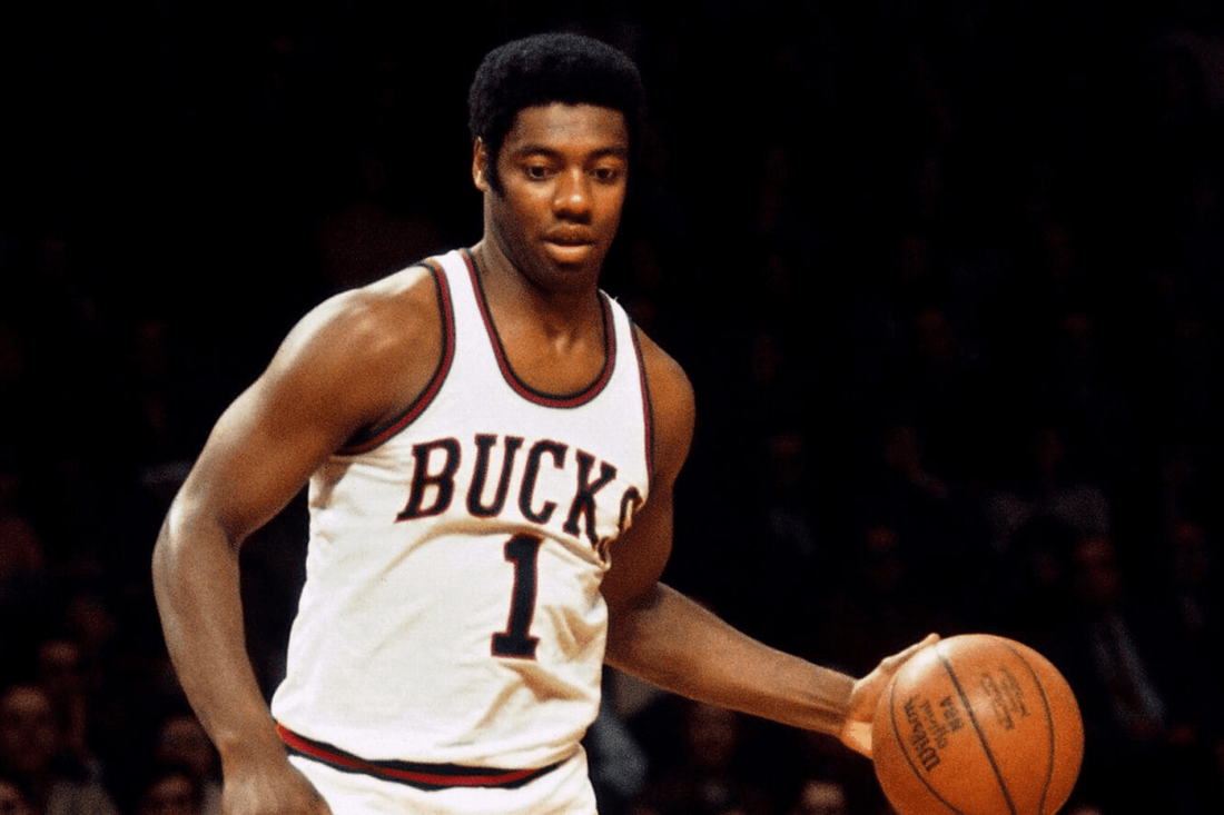 The Remarkable Career of Oscar Robertson - Fan Arch