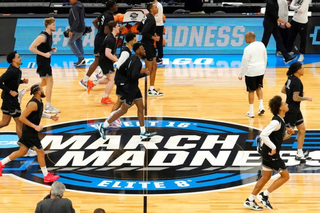 Who is favored to win the Men's March Madness tournament 2024? Fan Arch