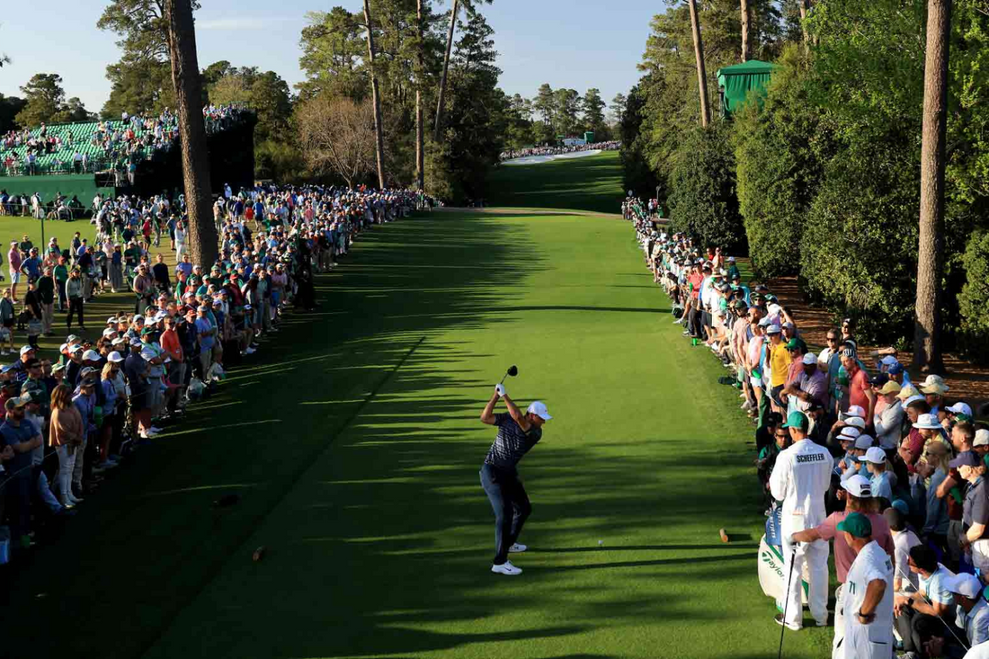 How many people qualify for the Masters?