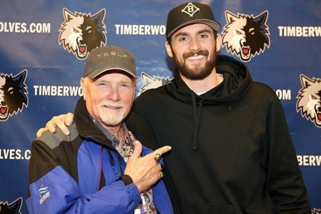 Are Kevin Love and Mike Love Related?