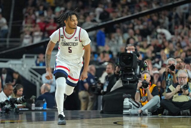 Stephon Castle's NIL value at UConn before joining Spurs