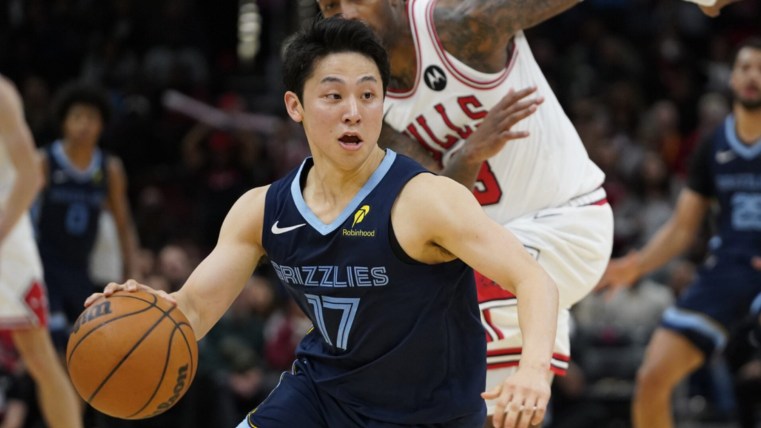 NBA Preseason Standout Yuki Kawamura Signs Two-Way Contract With Memphis