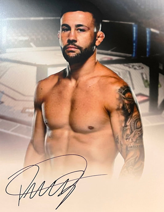 Pedro Munhoz "Limited Edition 1/25" Signed 8x10 - Fan Arch